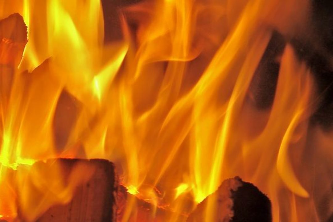 Как избежать пожара по причине детской шалости