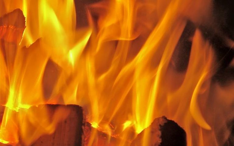 Как избежать пожара по причине детской шалости